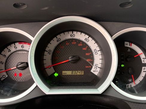 Used 2015 Toyota Tacoma 4x4 Double Cab w/ TRD Sport Package image 21