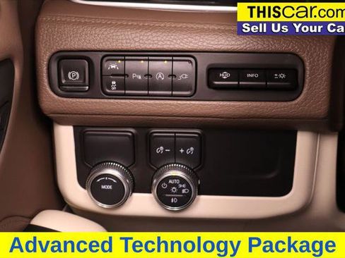 Used 2021 GMC Yukon Denali w/ Denali Premium Package image 13