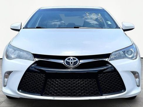 Used 2017 Toyota Camry SE FWD image 2