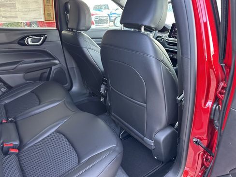 New 2026 Jeep Compass Latitude image 39