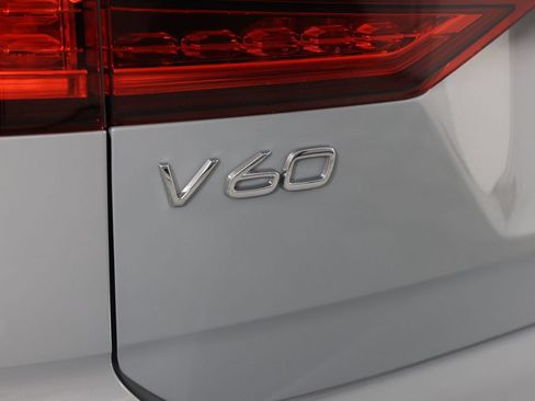 Used 2025 Volvo V60 B5 Cross Country Ultra AWD/4WD image 19