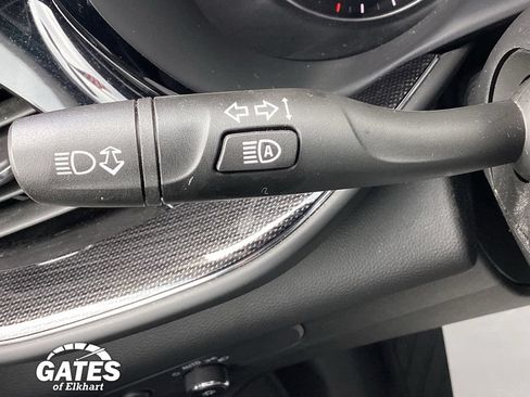 Used 2022 Buick Envision Preferred FWD image 28