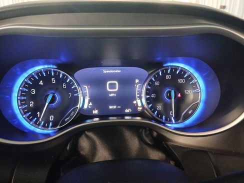Used 2024 Chrysler Pacifica Touring-L FWD image 14