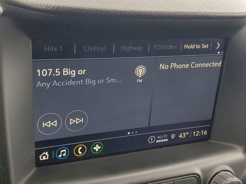 Used 2023 GMC Terrain SLT image 20