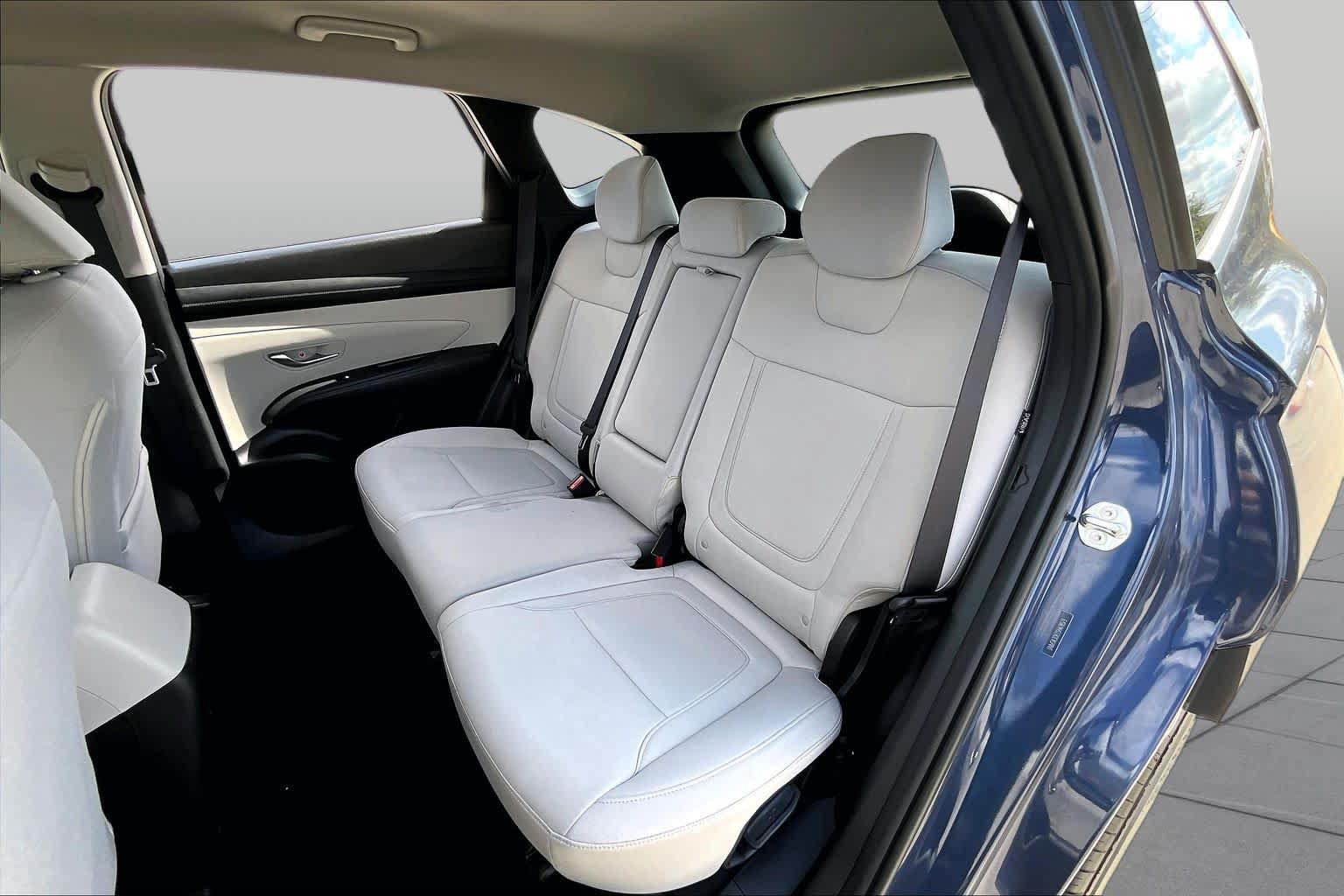 Used 2025 Hyundai Tucson SE FWD image 19