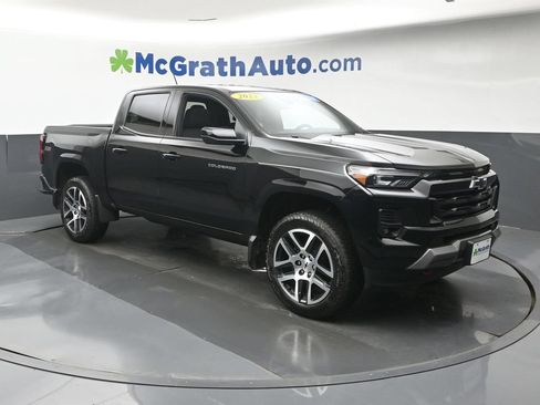 Used 2023 Chevrolet Colorado Z71 w/ Z71 Convenience Package 2 AWD/4WD image 2