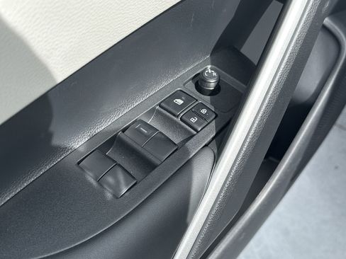 Certified 2026 Toyota Corolla Cross L FWD image 15