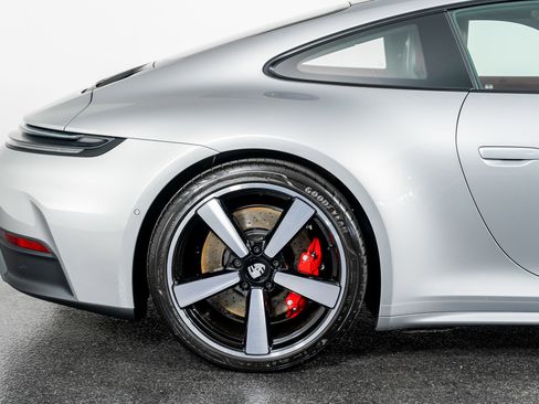 Used 2025 Porsche 911 Carrera S w/ Premium Package image 5