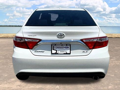 Used 2017 Toyota Camry XLE FWD image 7