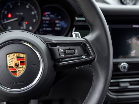 Certified 2026 Porsche Macan AWD/4WD image 36