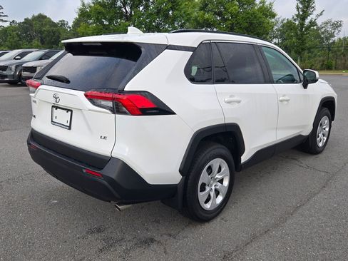 Used 2021 Toyota RAV4 LE FWD image 7