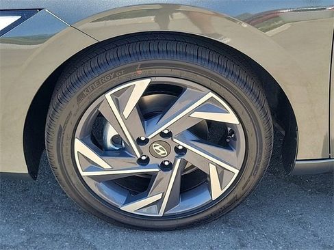 New 2025 Hyundai Elantra SEL image 20