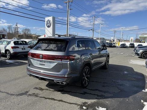 Used 2025 Volkswagen Atlas SEL Premium R-Line image 6