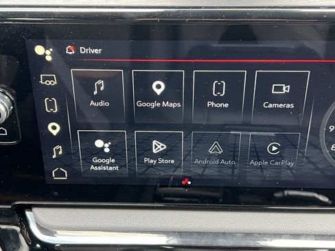 Used 2025 GMC Sierra 1500 AT4 w/ Technology Package AWD/4WD image 13