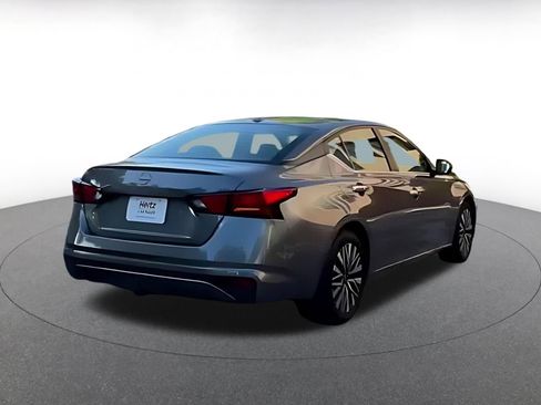 Used 2025 Nissan Altima 2.5 SV FWD image 15