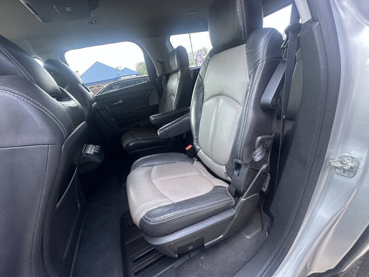 Used 2013 GMC Acadia SLE FWD image 18