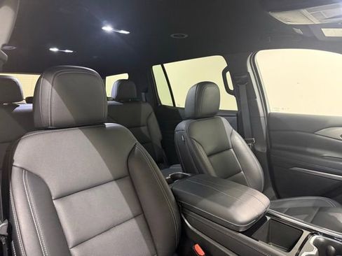 Certified 2025 Chevrolet Traverse LT image 30