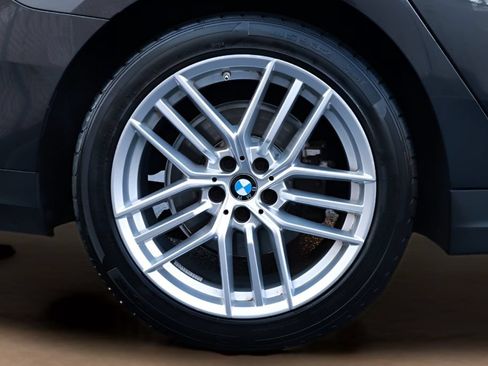 Used 2025 BMW 530i RWD image 39
