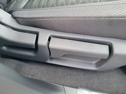 New 2025 Nissan Pathfinder SV image 38