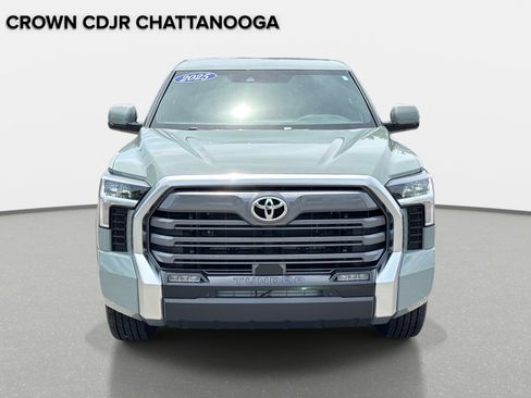Used 2025 Toyota Tundra Limited AWD/4WD image 10
