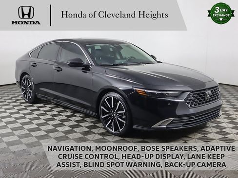 Used 2023 Honda Accord Touring image 1