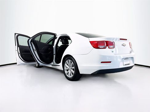 Used 2015 Chevrolet Malibu LT w/ Leather Package FWD image 24