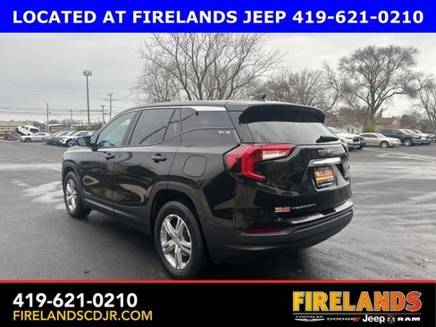 Used 2024 GMC Terrain SLE image 10