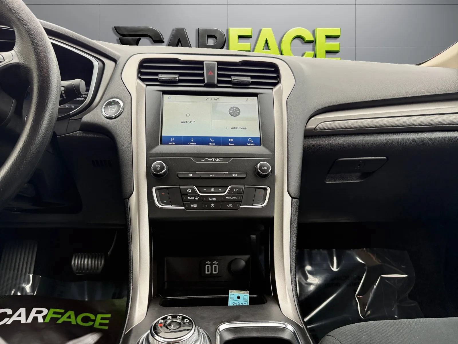 Used 2020 Ford Fusion SE FWD image 25