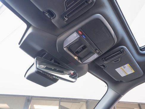 Used 2025 Subaru Forester Limited image 14