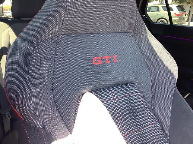 Used 2024 Volkswagen GTI SE FWD image 40