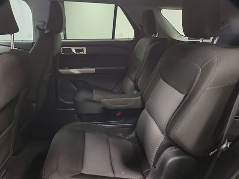 Used 2024 Ford Explorer XLT AWD/4WD image 19