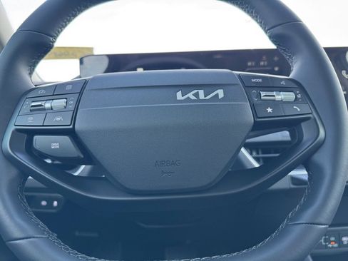 New 2025 Kia K4 EX image 12