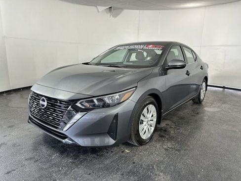 Certified 2025 Nissan Sentra S image 6