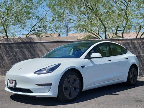 Used 2023 Tesla Model 3 Standard Range RWD image 4
