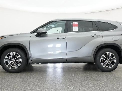 New 2026 Toyota Highlander XLE AWD/4WD image 19