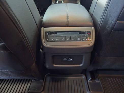 Used 2025 Nissan Pathfinder SL w/ SL Premium Package image 36