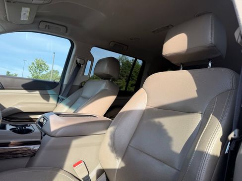 Used 2020 GMC Yukon XL SLE w/ SLE Value Package RWD image 16