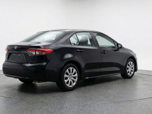 Used 2025 Toyota Corolla LE image 9