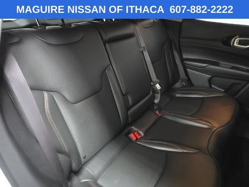 Used 2022 Jeep Compass Trailhawk w/ Trailhawk Convenience Group AWD/4WD image 16