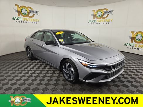 Used 2025 Hyundai Elantra Sport FWD image 1