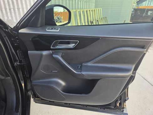 Used 2018 Jaguar F-PACE R-Sport AWD/4WD image 13