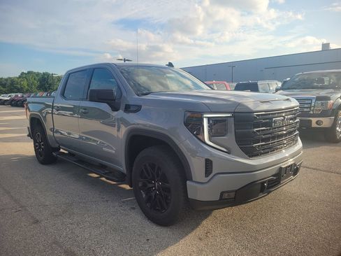 Used 2024 GMC Sierra 1500 Elevation w/ LPO, Elevation Black Package AWD/4WD image 2