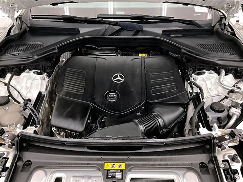 Used 2023 Mercedes-Benz GLC 300 image 9