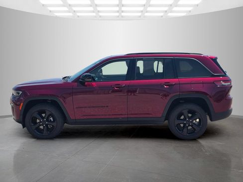 Used 2026 Jeep Grand Cherokee Limited w/ Limited Altitude Package AWD/4WD image 5