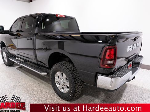Used 2025 RAM 2500 Big Horn AWD/4WD image 3