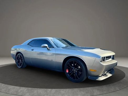 Used 2012 Dodge Challenger R/T RWD image 9