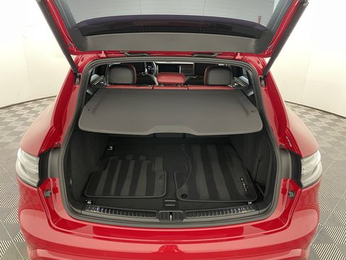 Certified 2024 Porsche Macan GTS image 21