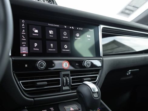 Used 2025 Porsche Macan Turbo image 24