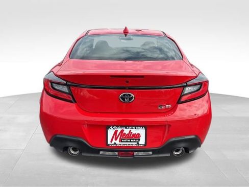 Used 2022 Toyota GR86 w/ ALL Weather Mat Package (TMS) image 6