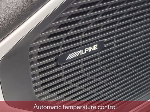 Used 2024 Jeep Wagoneer Series II w/ Flexible Seating Group AWD/4WD image 14